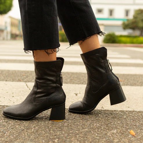 Island Block Heel Boot - Kelsi Dagger - Black